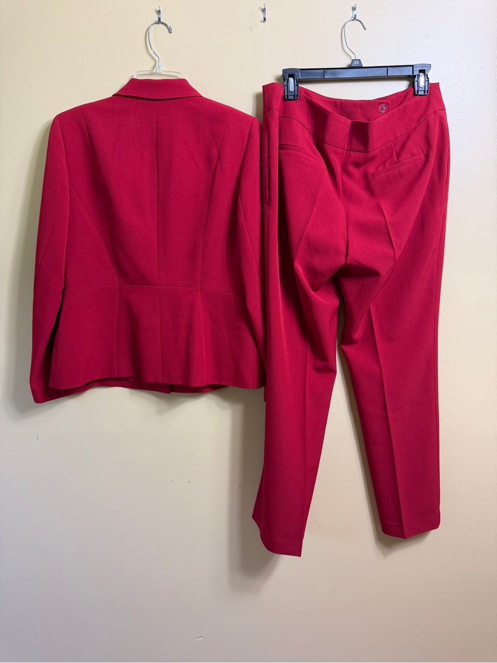 Kasper red pant suit. Size 10. - Picture 5 of 6